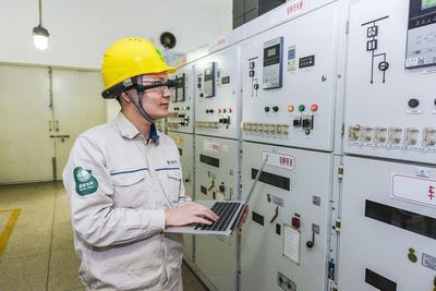 5G+北斗賦能，智能穿戴與AR眼鏡引領云端保電新紀元