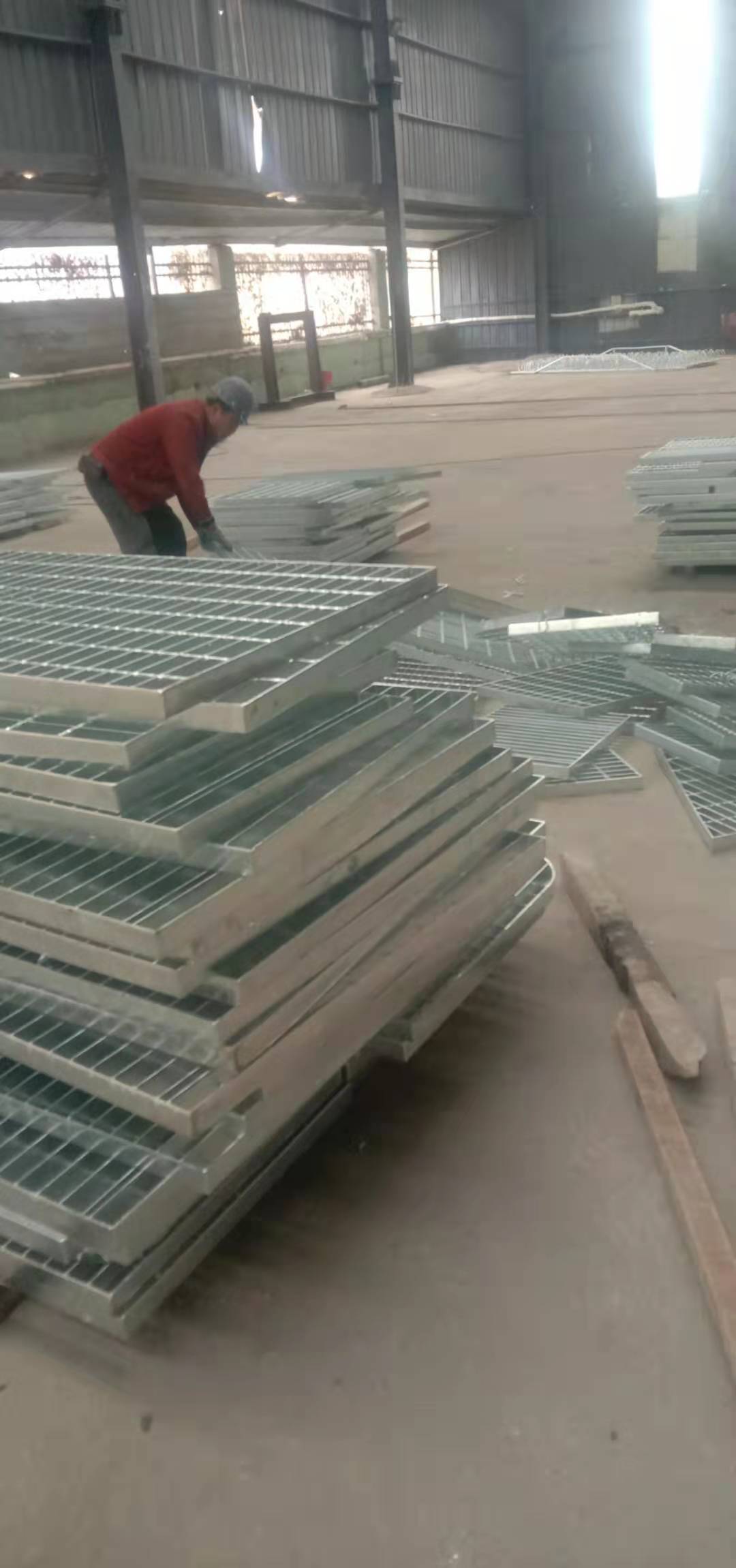 鋼格板國家標準與工地施工材料應(yīng)用解析